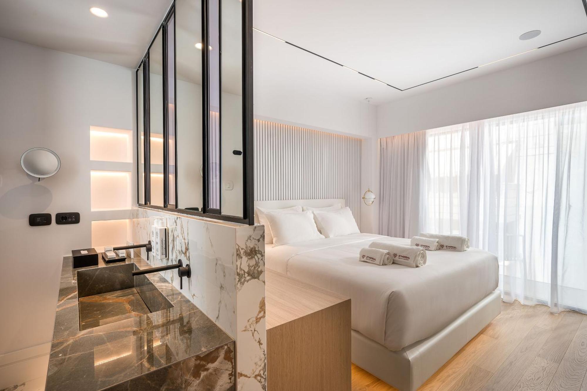 Junior Suite,1546349719:JPEG